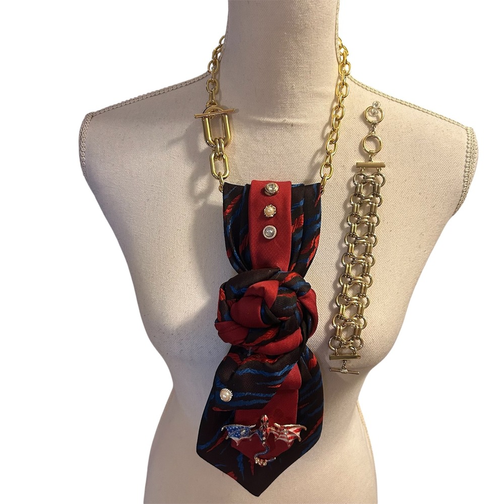 Los 4 Ases Repurposed Tie Necklace Bracelet Set Patriotic American Flag Dragon - Picture 2 of 10